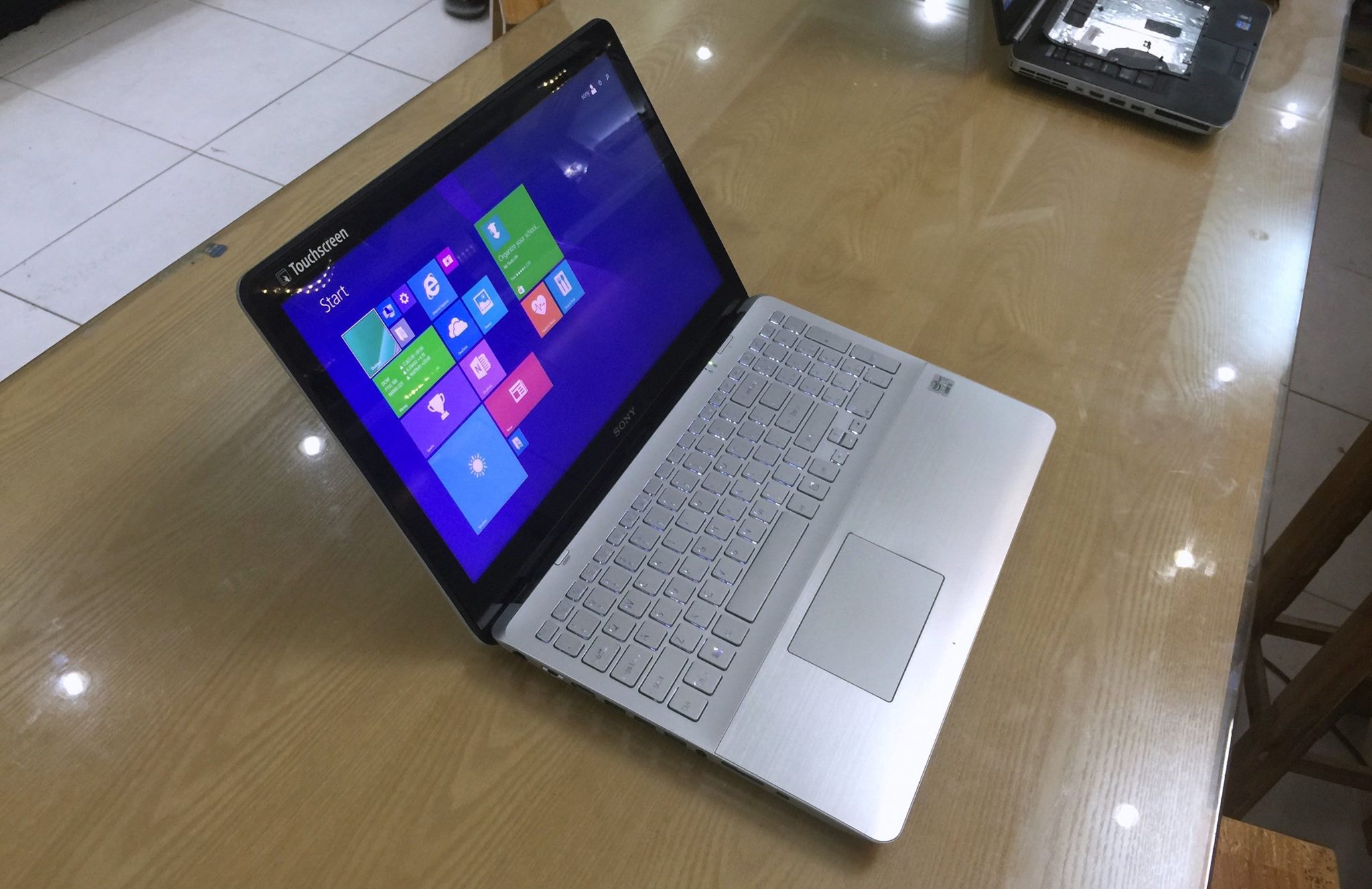 Laptop Sony Vaio Fit SVF15A13SG-3.jpg